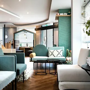 *** Hotel Eiffel Saint Charles France
